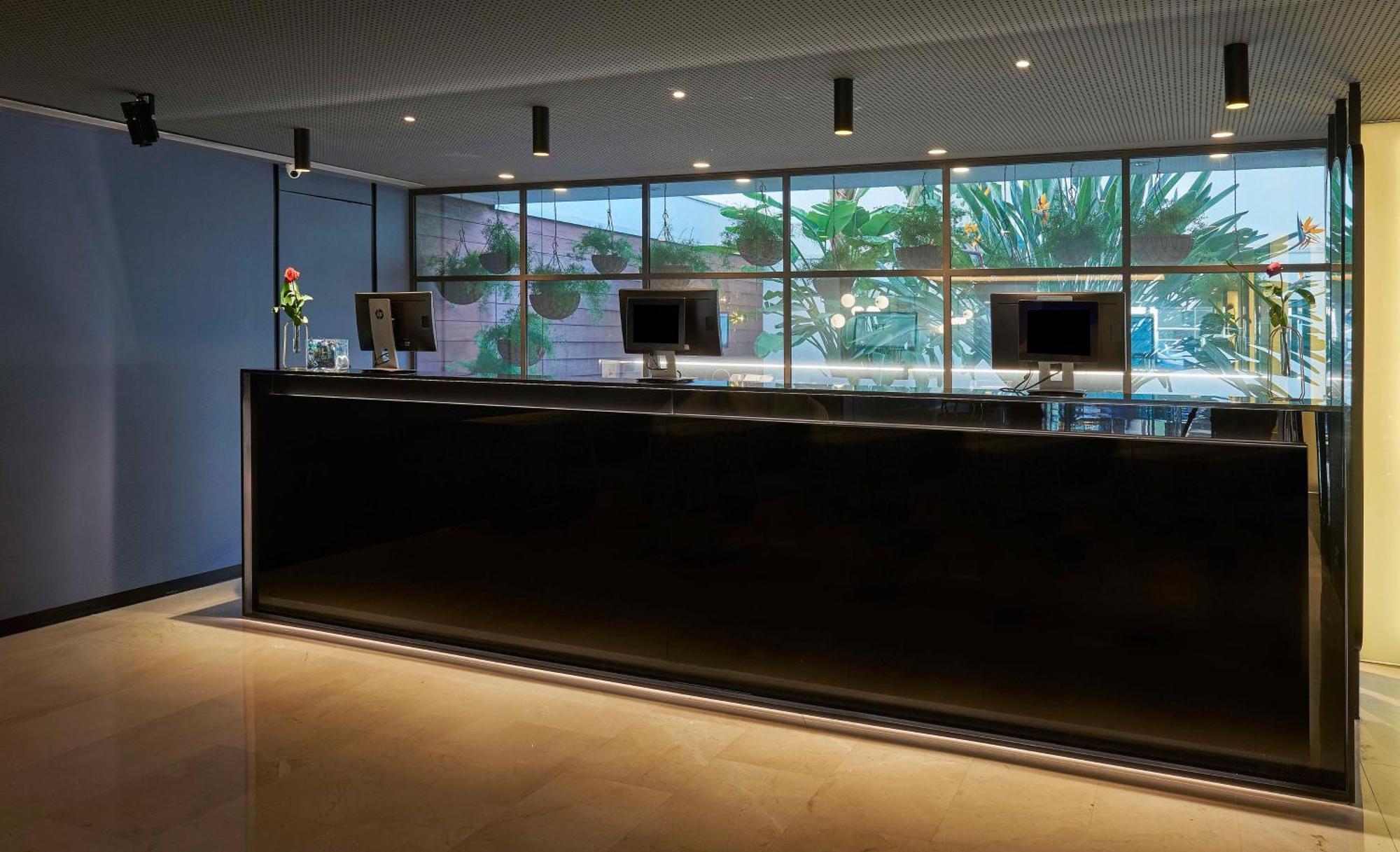 Nh Sants Barcelona Hotel Екстериор снимка
